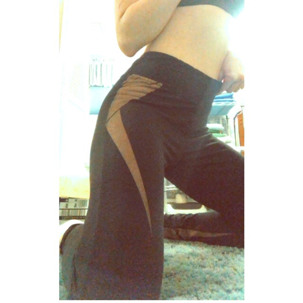 Black leggings with rose gold design